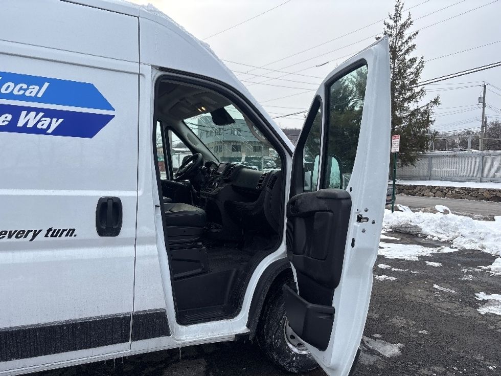 Cargo Van (Panel Van)-Light and Medium Duty Trucks-RAM-2023-PROMASTR-North Bergen-NJ-131,187\n\t\tmiles-$ 33,500 - Image 20