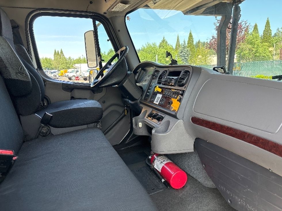 Carhauler-Light and Medium Duty Trucks-Freightliner-2019-M2-Clackamas-OR-355,292\n\t\tmiles-$ 79,000 - Image 21