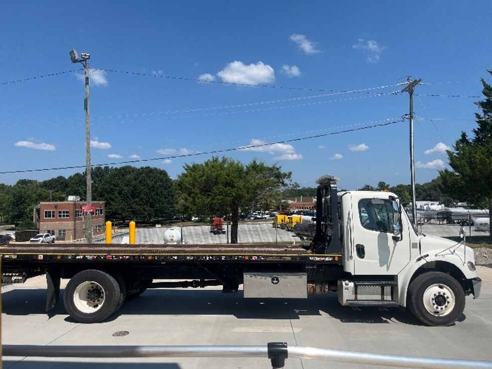 Carhauler-Light and Medium Duty Trucks-Freightliner-2020-M2-Conover-NC-185,782\n\t\tmiles-$ 66,750 - Image 11