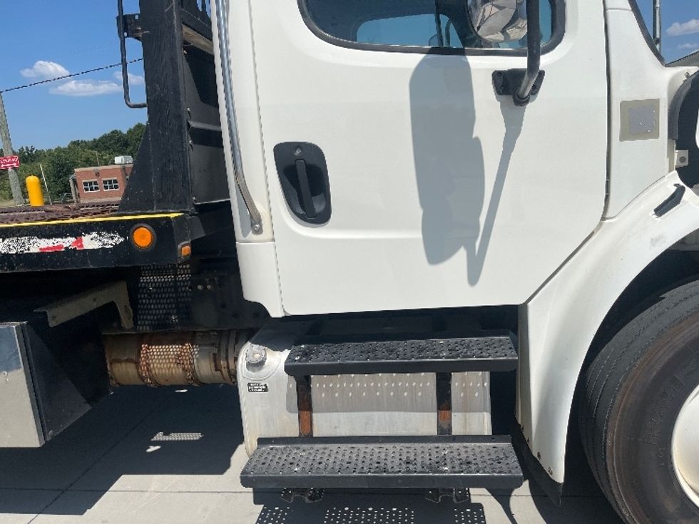 Carhauler-Light and Medium Duty Trucks-Freightliner-2020-M2-Conover-NC-185,782\n\t\tmiles-$ 66,750 - Image 27