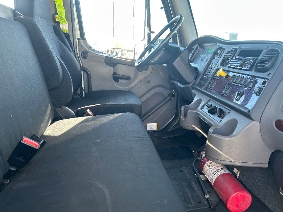 CARHAULR-Light and Medium Duty Trucks-Freightliner-2019-M2-Colorado Springs-CO-352,595\n\t\tmiles-$ 48,750 - Image 20