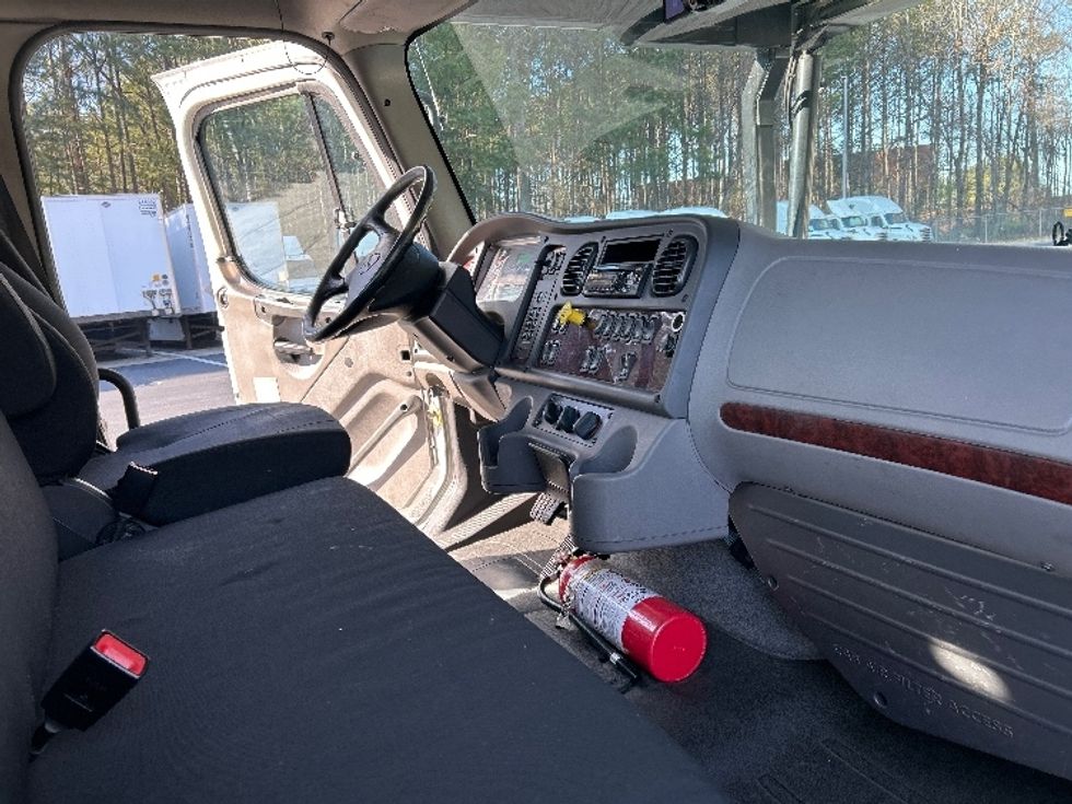 CARHAULR-Light and Medium Duty Trucks-Freightliner-2019-M2-Kennesaw-GA-318,793\n\t\tmiles-$ 50,250 - Image 18