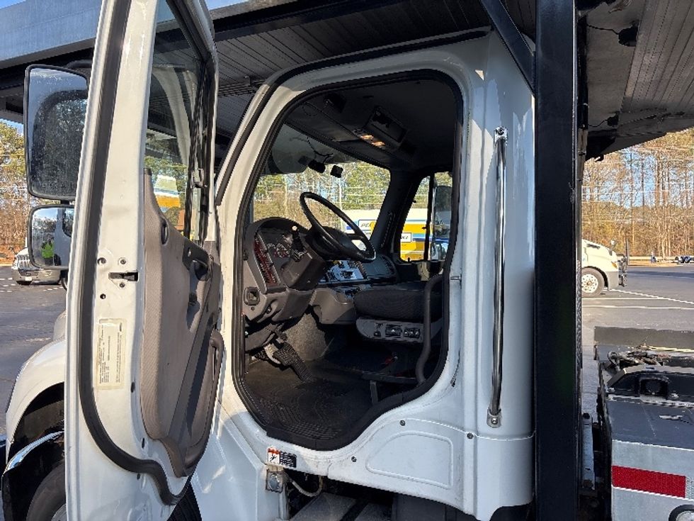 CARHAULR-Light and Medium Duty Trucks-Freightliner-2019-M2-Kennesaw-GA-396,719\n\t\tmiles-$ 49,750 - Image 16