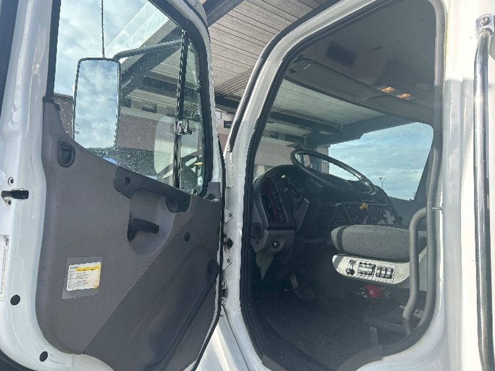 CARHAULR-Light and Medium Duty Trucks-Freightliner-2019-M2-Las Vegas-NV-243,472\n\t\tmiles-$ 61,000 - Image 12