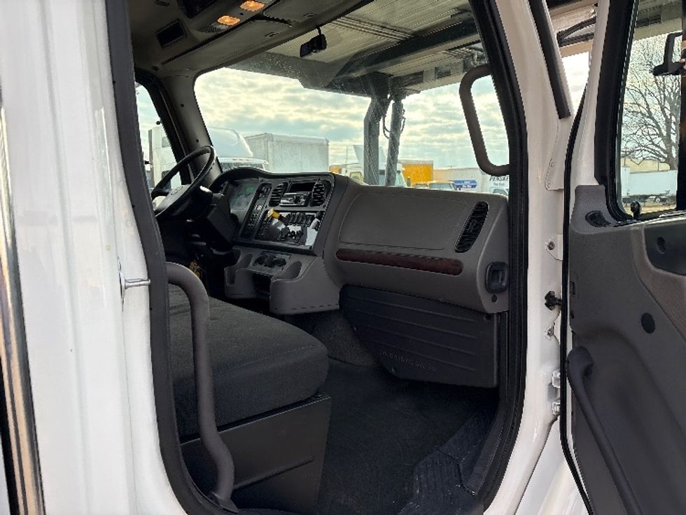 CARHAULR-Light and Medium Duty Trucks-Freightliner-2019-M2-Mebane-NC-455,111\n\t\tmiles-$ 48,000 - Image 16