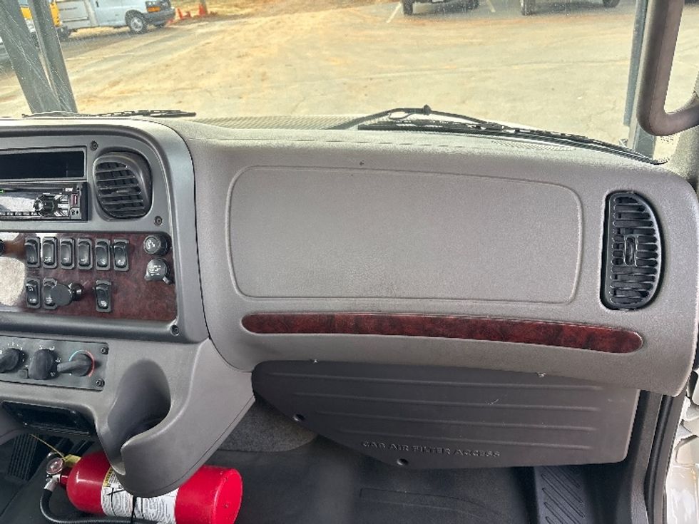 CARHAULR-Light and Medium Duty Trucks-Freightliner-2019-M2-Mebane-NC-455,111\n\t\tmiles-$ 48,000 - Image 17