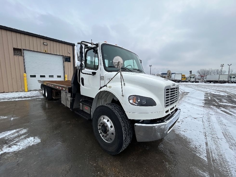 CARHAULR-Light and Medium Duty Trucks-Freightliner-2019-M2-Montreal-PQ-264,330\n\t\tkm-$ 98,250 - Image 1