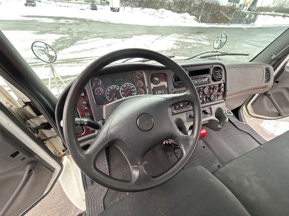 CARHAULR-Light and Medium Duty Trucks-Freightliner-2019-M2-Montreal-PQ-264,330\n\t\tkm-$ 98,250 - Image 14