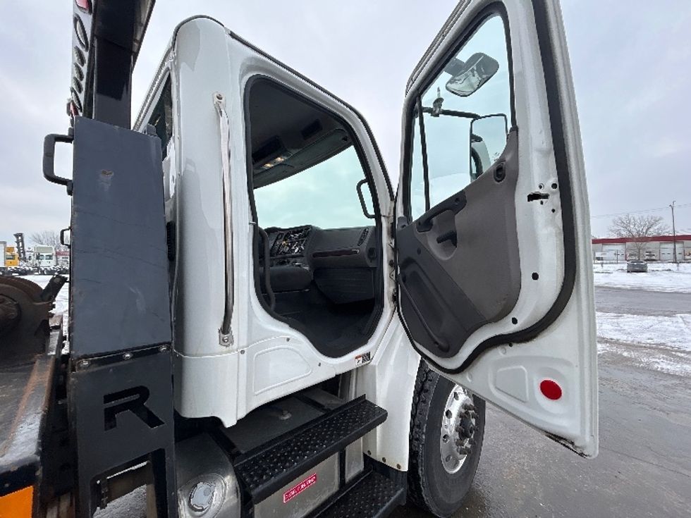 CARHAULR-Light and Medium Duty Trucks-Freightliner-2019-M2-Montreal-PQ-264,330\n\t\tkm-$ 98,250 - Image 16
