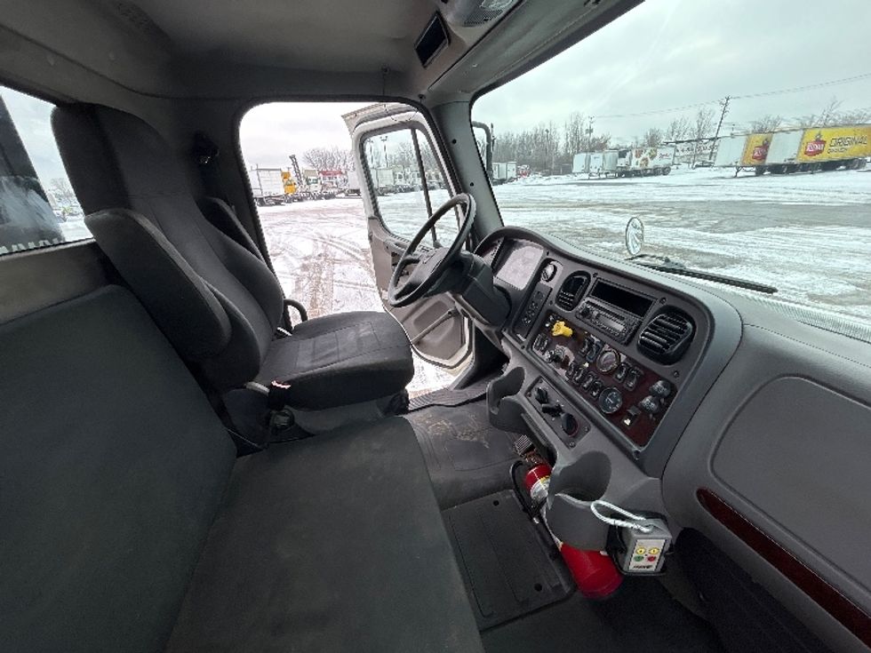 CARHAULR-Light and Medium Duty Trucks-Freightliner-2019-M2-Montreal-PQ-264,330\n\t\tkm-$ 98,250 - Image 18