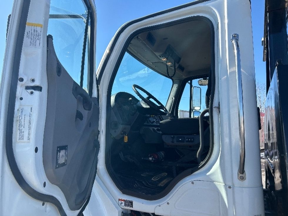 CARHAULR-Light and Medium Duty Trucks-Freightliner-2019-M2-Montreal-PQ-269,629\n\t\tkm-$ 102,000 - Image 14