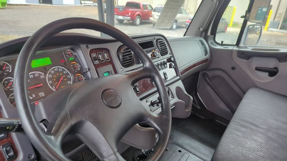 CARHAULR-Light and Medium Duty Trucks-Freightliner-2019-M2-Suwanee-GA-400,906\n\t\tmiles-$ 47,500 - Image 13