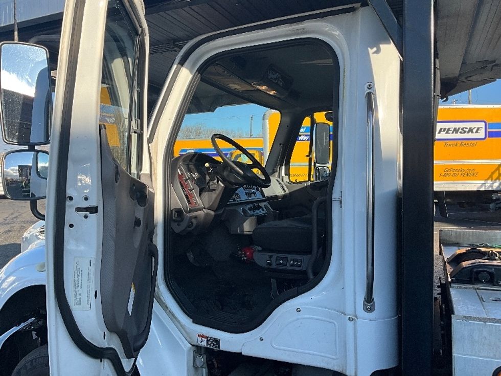 CARHAULR-Light and Medium Duty Trucks-Freightliner-2019-M2-Tacoma-WA-278,143\n\t\tmiles-$ 55,750 - Image 11