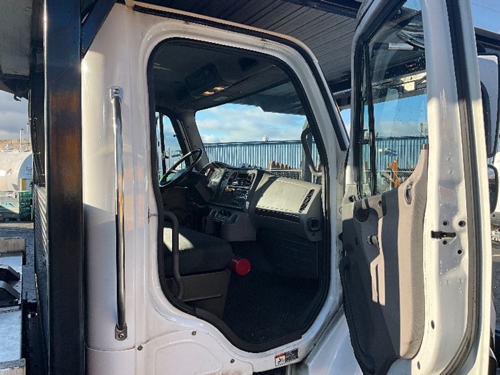 CARHAULR-Light and Medium Duty Trucks-Freightliner-2019-M2-Tacoma-WA-278,143\n\t\tmiles-$ 55,750 - Image 15