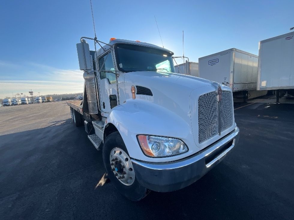 CARHAULR-Light and Medium Duty Trucks-Kenworth-2019-T370-East Chicago-IN-182,472\n\t\tmiles-$ 68,250 - Image 1