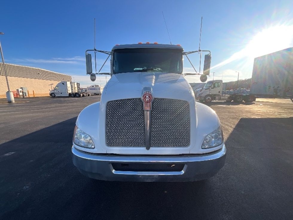 CARHAULR-Light and Medium Duty Trucks-Kenworth-2019-T370-East Chicago-IN-182,472\n\t\tmiles-$ 68,250 - Image 2