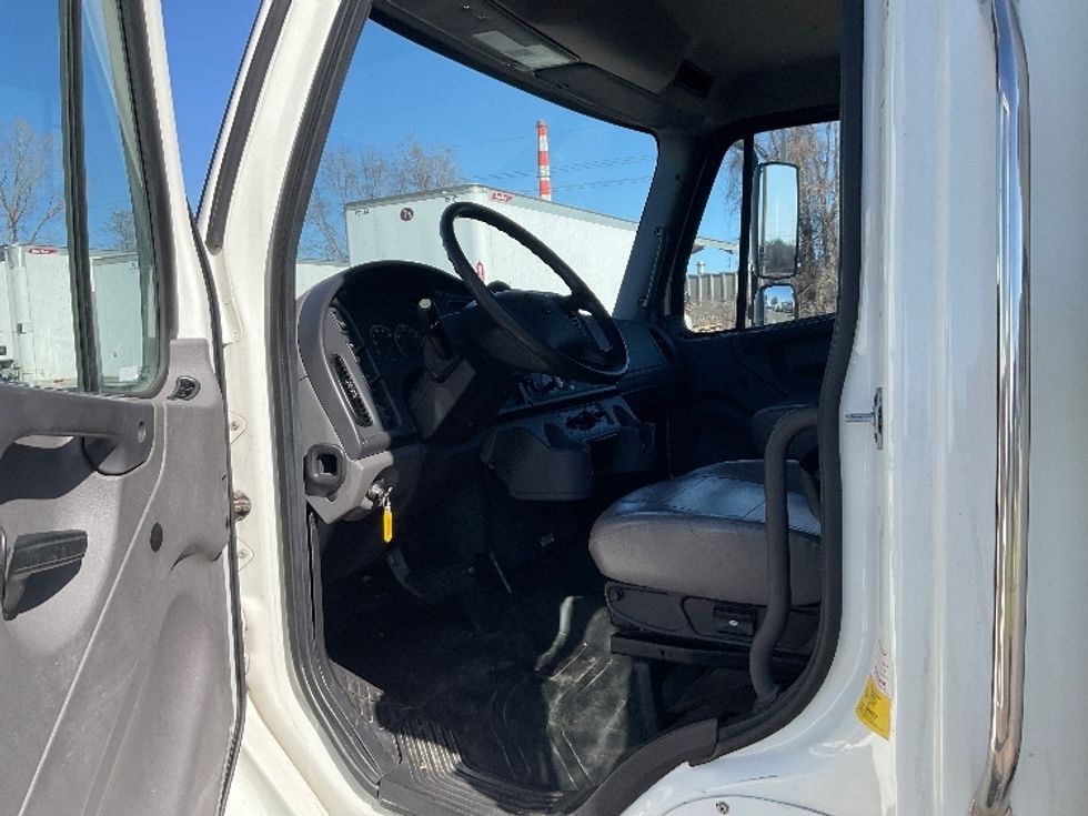 Cold Plate-Light and Medium Duty Trucks-Freightliner-2019-M2-Kansas City-MO-169,251\n\t\tmiles-$ 32,500 - Image 16