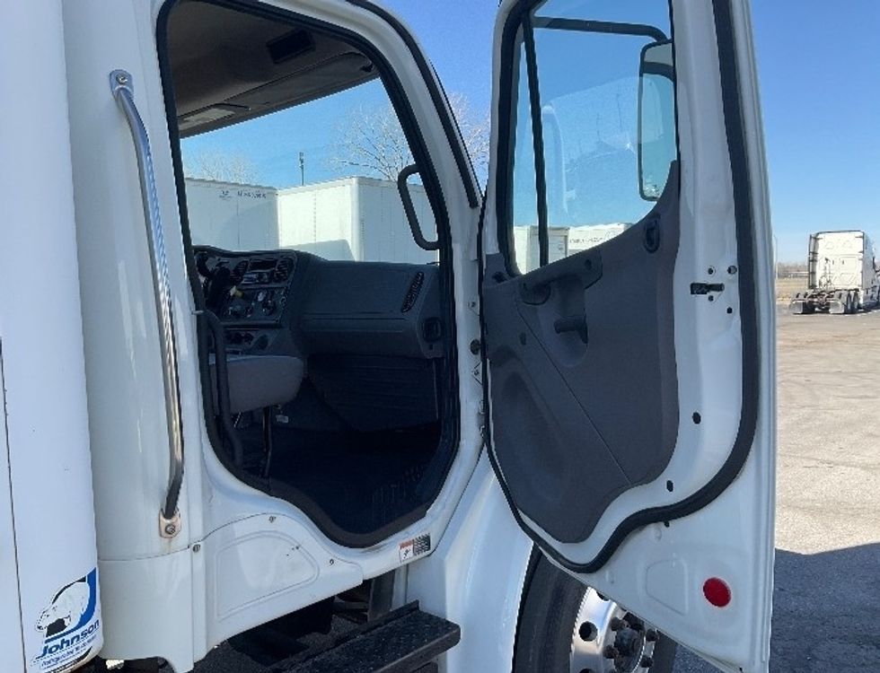 Cold Plate-Light and Medium Duty Trucks-Freightliner-2019-M2-Kansas City-MO-169,251\n\t\tmiles-$ 32,500 - Image 20