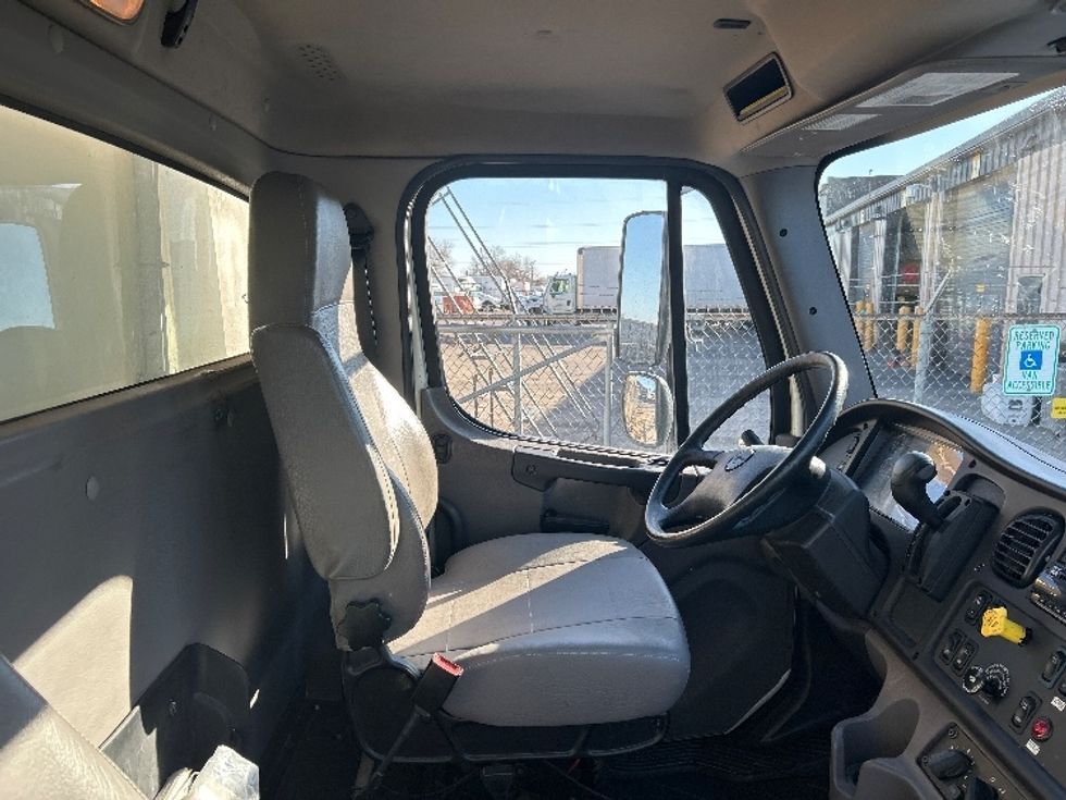 Cold Plate-Light and Medium Duty Trucks-Freightliner-2019-M2-Oklahoma City-OK-172,510\n\t\tmiles-$ 40,250 - Image 21