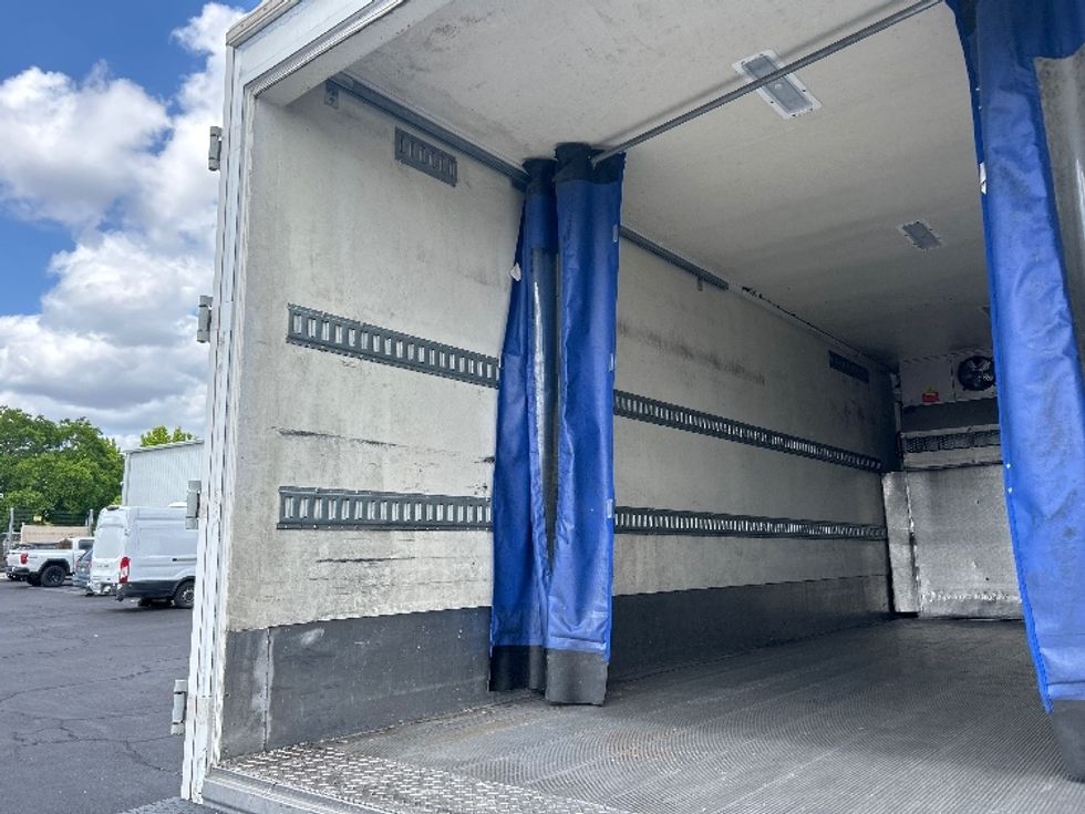 Cold Plate-Light and Medium Duty Trucks-International-2017-4300-Ceres-CA-122,280\n\t\tmiles-$ 33,000 - Image 11