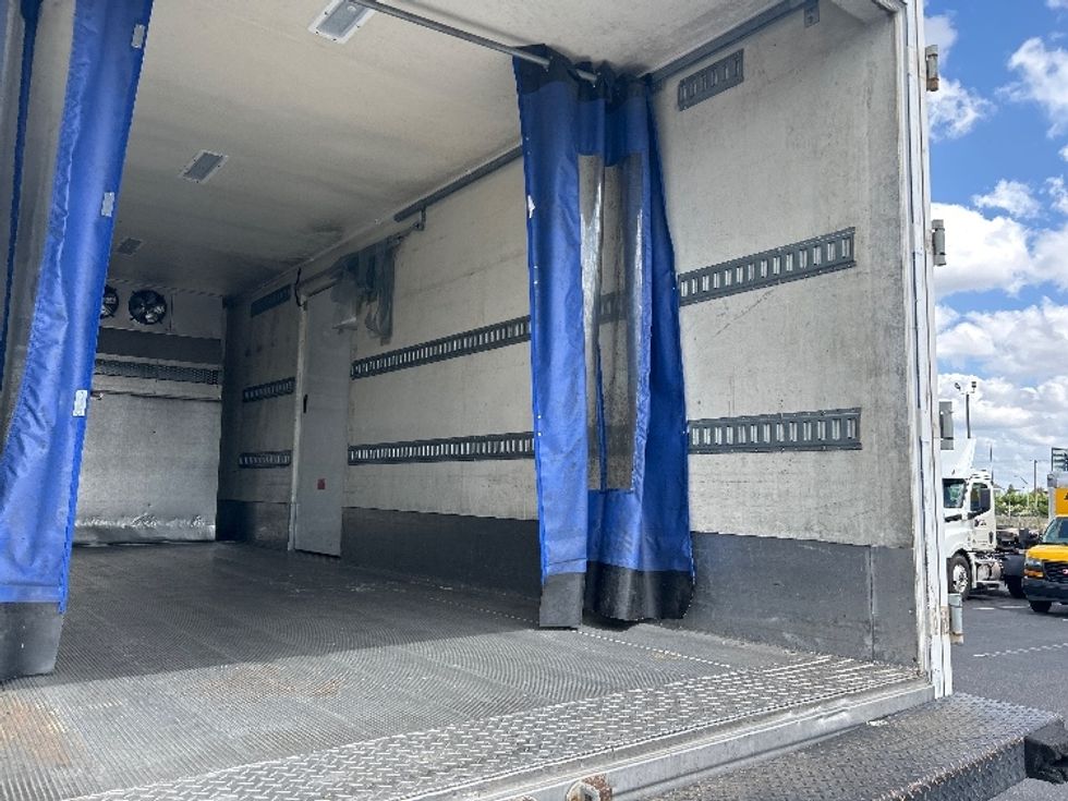 Cold Plate-Light and Medium Duty Trucks-International-2017-4300-Ceres-CA-122,280\n\t\tmiles-$ 33,000 - Image 12