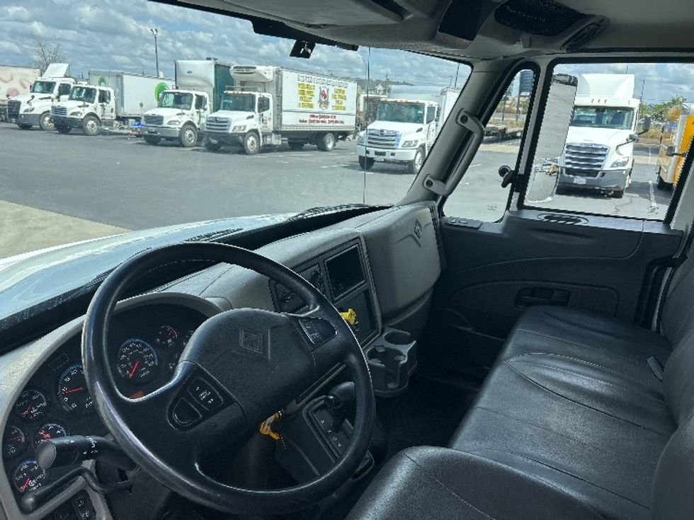 Cold Plate-Light and Medium Duty Trucks-International-2017-4300-Ceres-CA-122,280\n\t\tmiles-$ 33,000 - Image 17