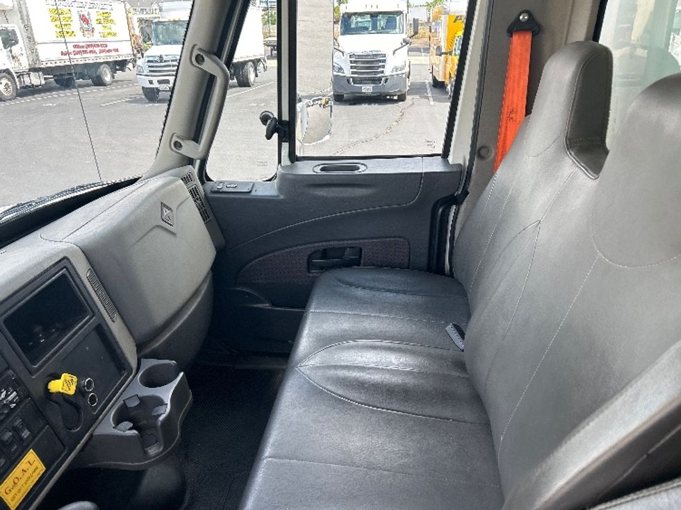 Cold Plate-Light and Medium Duty Trucks-International-2017-4300-Ceres-CA-122,280\n\t\tmiles-$ 33,000 - Image 19