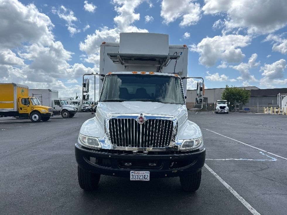 Cold Plate-Light and Medium Duty Trucks-International-2017-4300-Ceres-CA-122,280\n\t\tmiles-$ 33,000 - Image 2