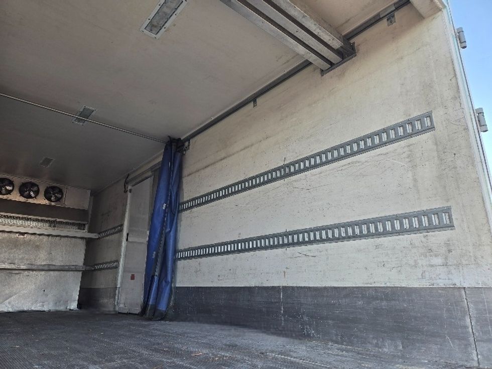 Cold Plate-Light and Medium Duty Trucks-International-2017-4300-Stockton-CA-197,500\n\t\tmiles-$ 31,250 - Image 11