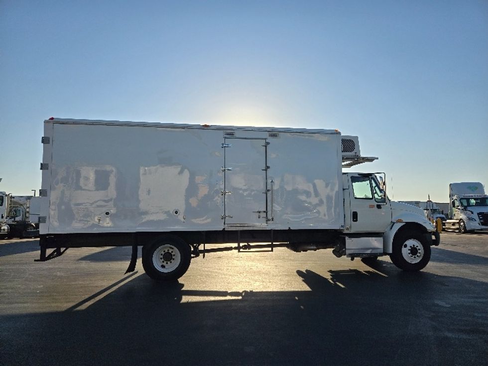 Cold Plate-Light and Medium Duty Trucks-International-2017-4300-Stockton-CA-197,500\n\t\tmiles-$ 31,250 - Image 14