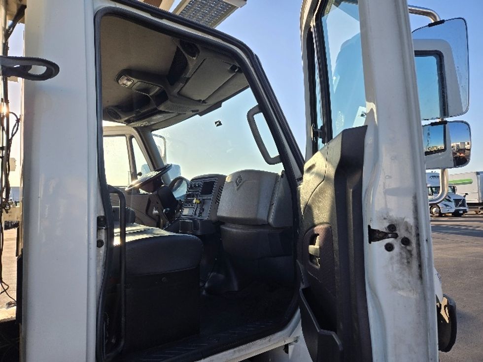 Cold Plate-Light and Medium Duty Trucks-International-2017-4300-Stockton-CA-197,500\n\t\tmiles-$ 31,250 - Image 19