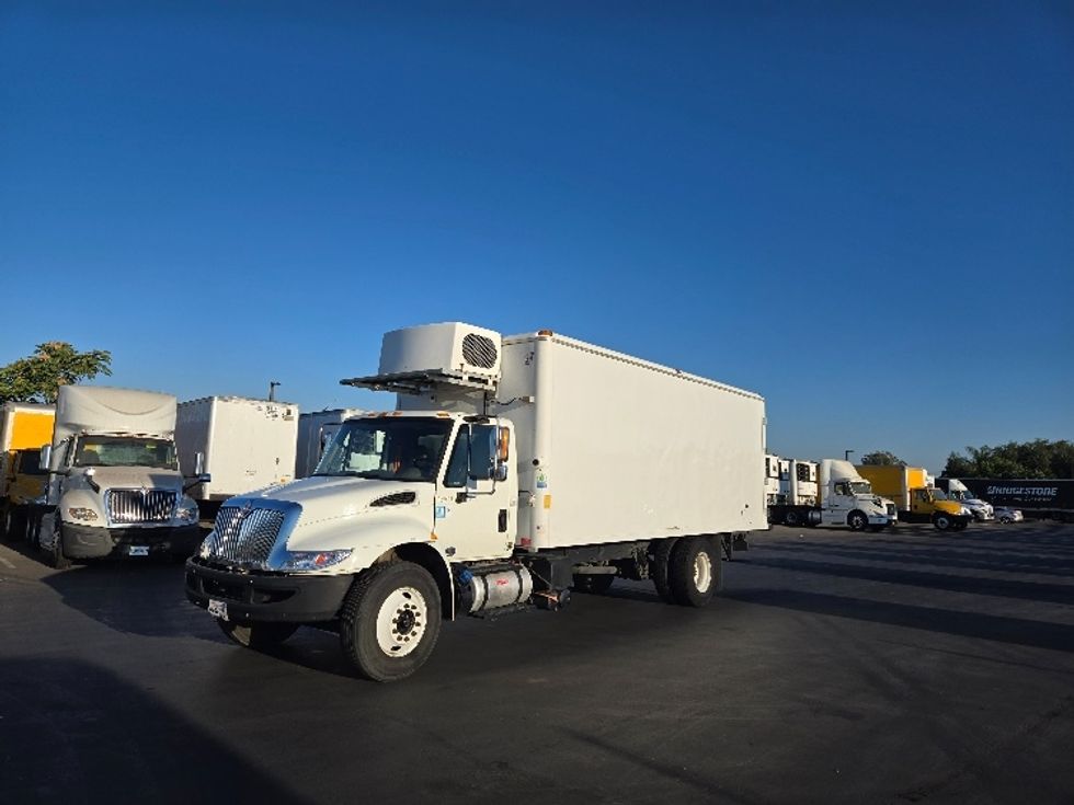 Cold Plate-Light and Medium Duty Trucks-International-2017-4300-Stockton-CA-197,500\n\t\tmiles-$ 31,250 - Image 3
