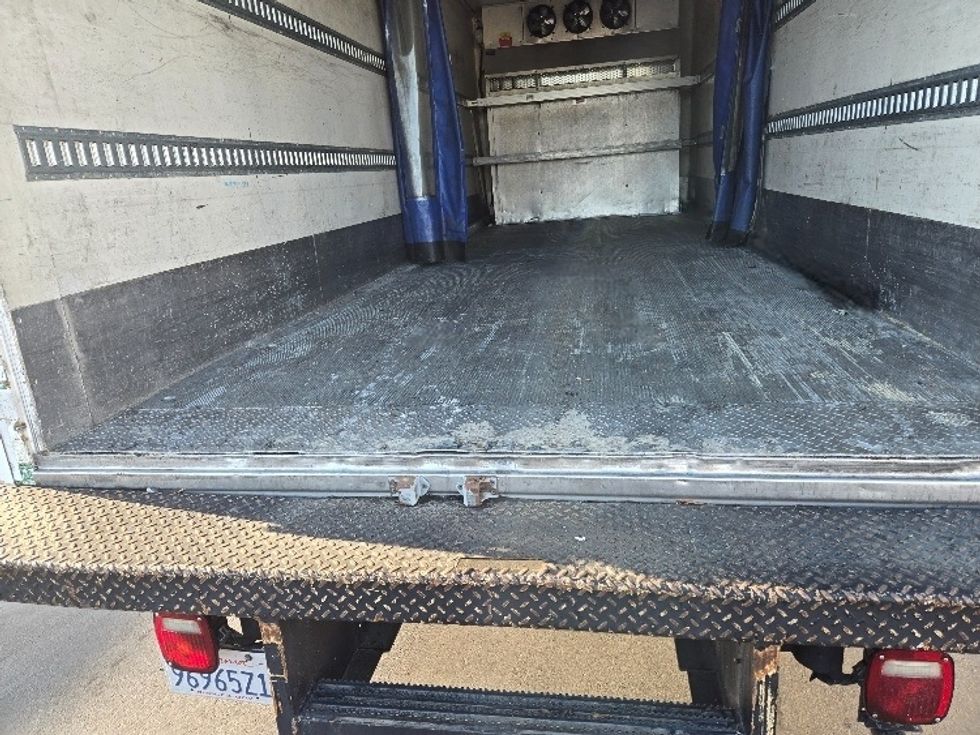 Cold Plate-Light and Medium Duty Trucks-International-2017-4300-Stockton-CA-197,500\n\t\tmiles-$ 31,250 - Image 9