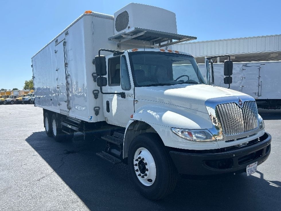 Cold Plate-Light and Medium Duty Trucks-International-2017-4400-Ceres-CA-127,002\n\t\tmiles-$ 54,000 - Image 1