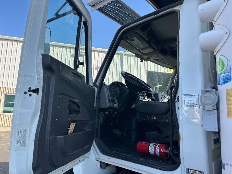 Cold Plate-Light and Medium Duty Trucks-International-2017-4400-West Sacramento-CA-111,367\n\t\tmiles-$ 51,250 - Image 16