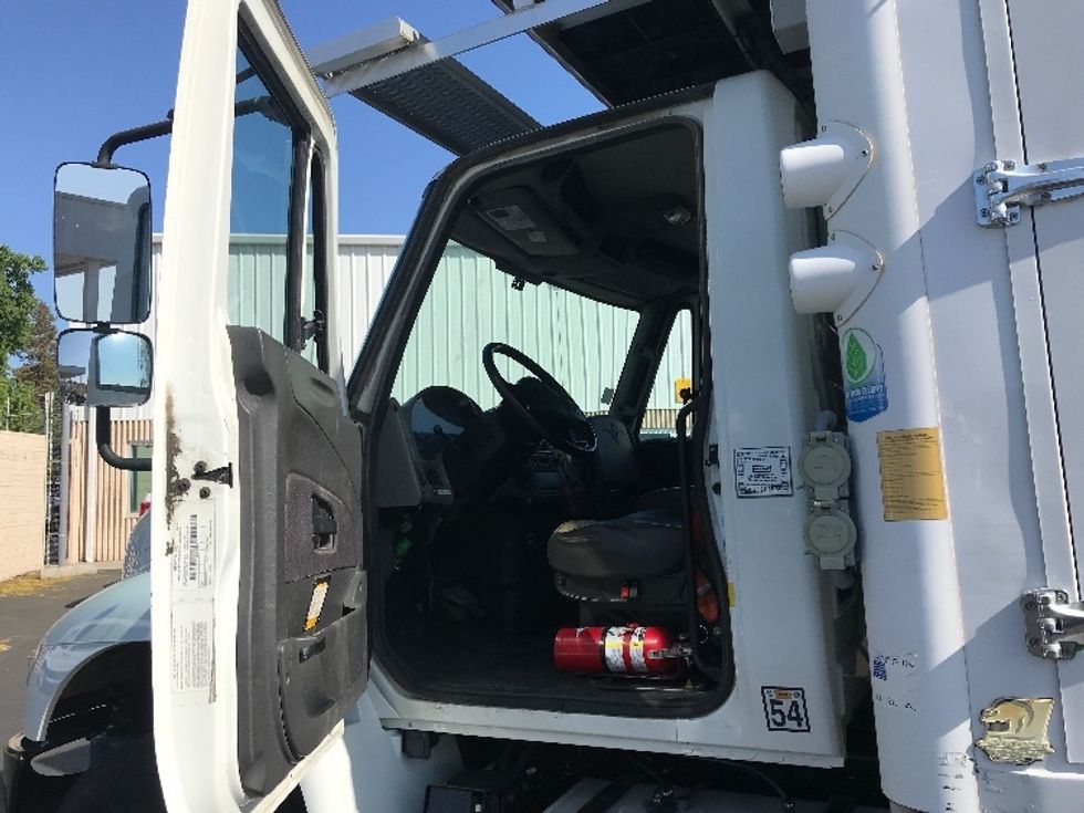 Cold Plate-Light and Medium Duty Trucks-International-2017-4400-West Sacramento-CA-158,161\n\t\tmiles-$ 49,000 - Image 16