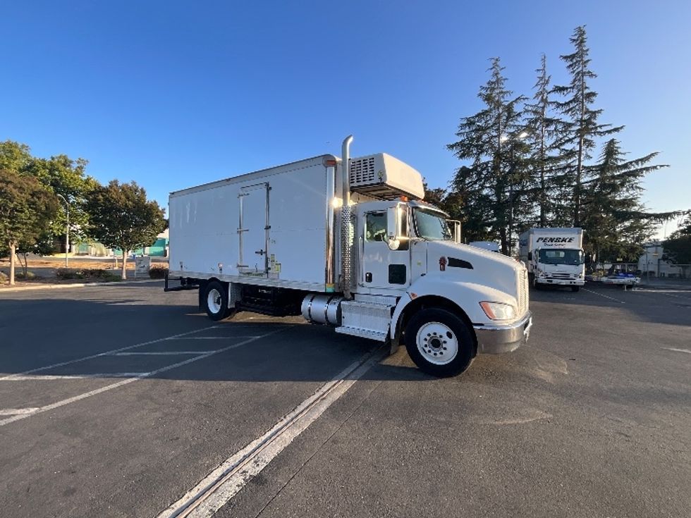 Cold Plate-Light and Medium Duty Trucks-Kenworth-2011-T370-West Sacramento-CA-185,082\n\t\tmiles-$ 29,500 - Image 1