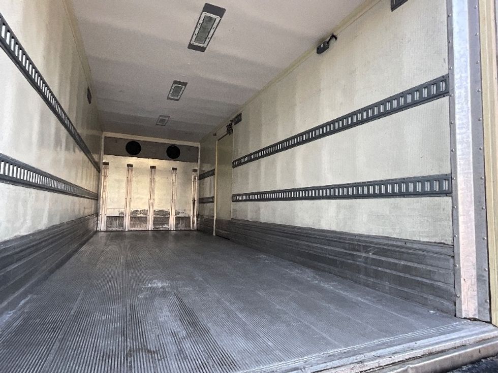 Cold Plate-Light and Medium Duty Trucks-Kenworth-2011-T370-West Sacramento-CA-185,082\n\t\tmiles-$ 29,500 - Image 12