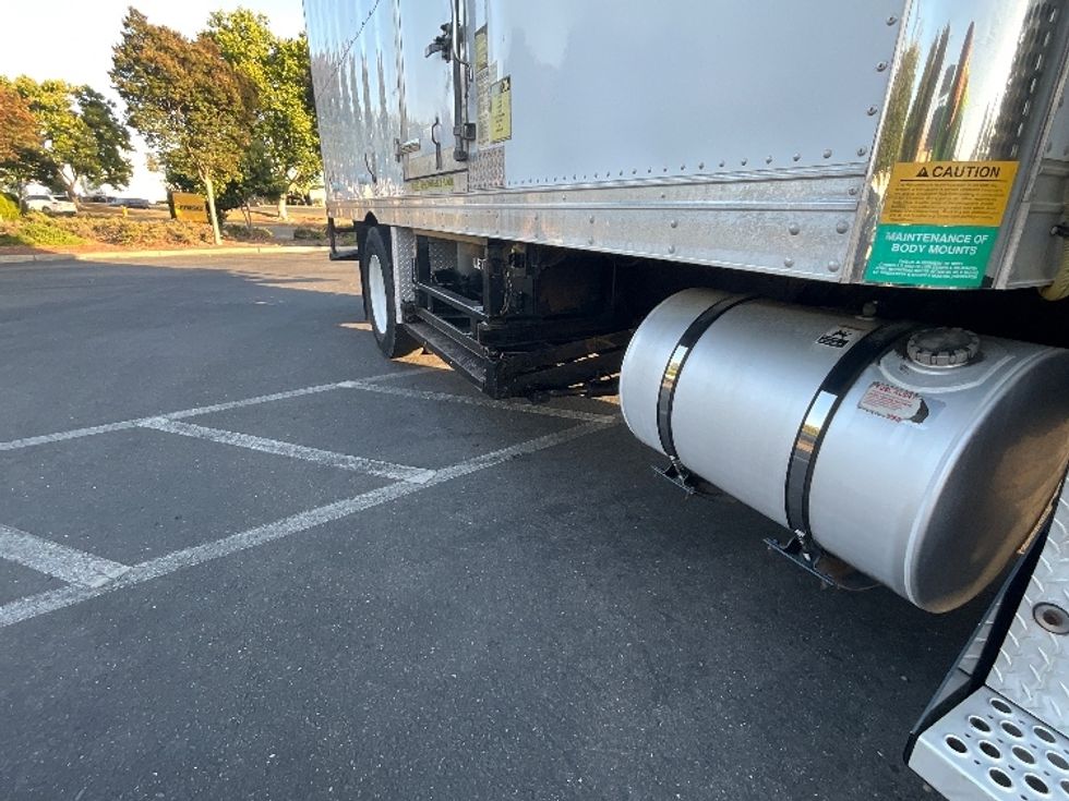 Cold Plate-Light and Medium Duty Trucks-Kenworth-2011-T370-West Sacramento-CA-185,082\n\t\tmiles-$ 29,500 - Image 14