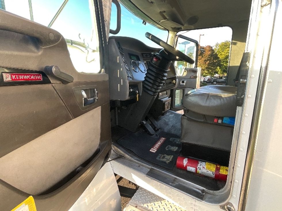 Cold Plate-Light and Medium Duty Trucks-Kenworth-2011-T370-West Sacramento-CA-185,082\n\t\tmiles-$ 29,500 - Image 16