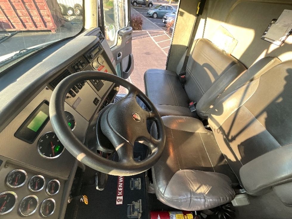 Cold Plate-Light and Medium Duty Trucks-Kenworth-2011-T370-West Sacramento-CA-185,082\n\t\tmiles-$ 29,500 - Image 19