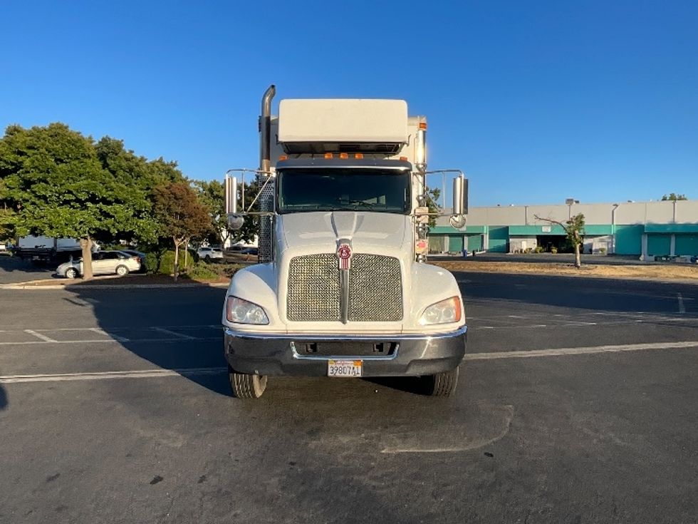 Cold Plate-Light and Medium Duty Trucks-Kenworth-2011-T370-West Sacramento-CA-185,082\n\t\tmiles-$ 29,500 - Image 2