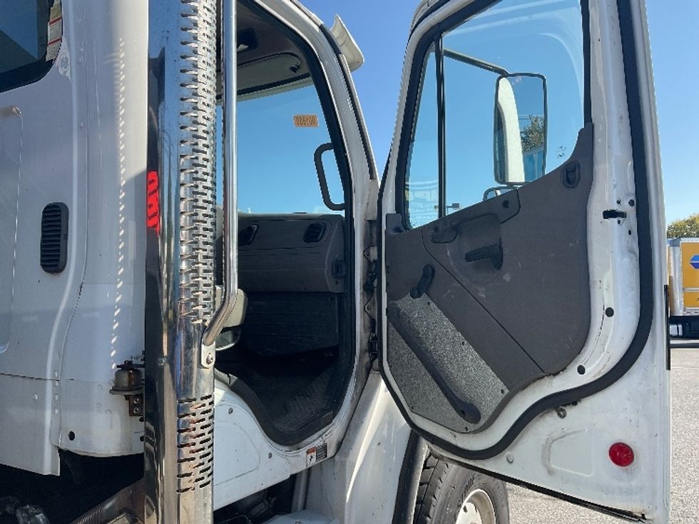 Crane Truck-Specialized Equipment-Freightliner-2017-M2-West Babylon-NY-83,763\n\t\tmiles-$ 76,250 - Image 16