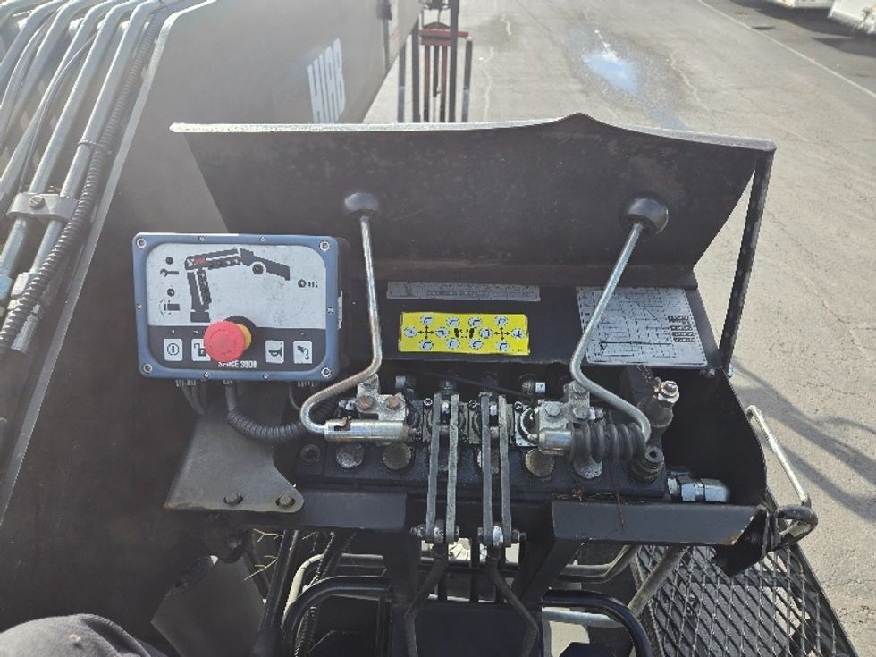 Crane Truck-Specialized Equipment-Freightliner-2019-114SD-White Deer-PA-155,322\n\t\tmiles-$ 111,250 - Image 23