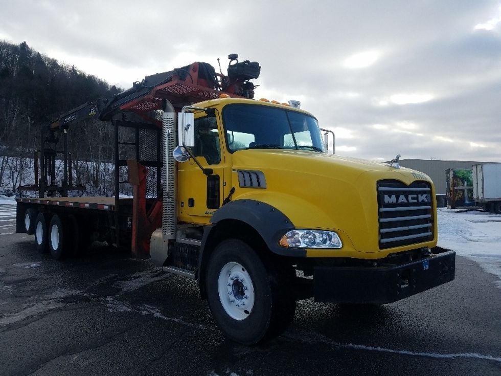 Crane Truck-Specialized Equipment-Mack-2017-GU813-Clearfield-PA-159,798\n\t\tmiles-$ 114,250 - Image 1