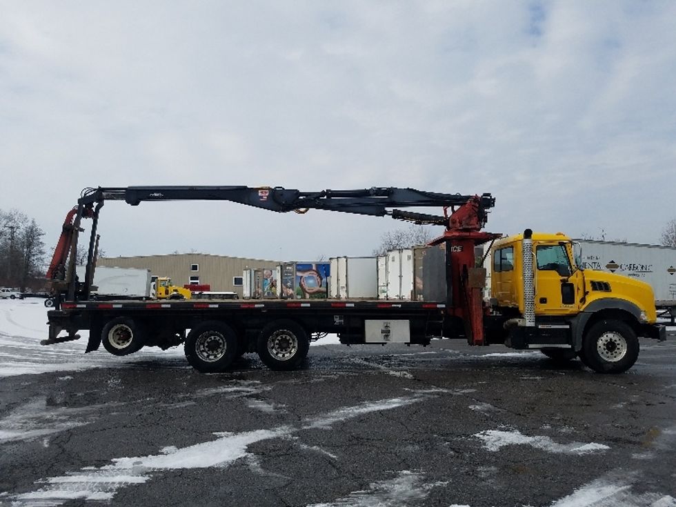 Crane Truck-Specialized Equipment-Mack-2018-GU813-Clearfield-PA-81,960\n\t\tmiles-$ 119,250 - Image 10
