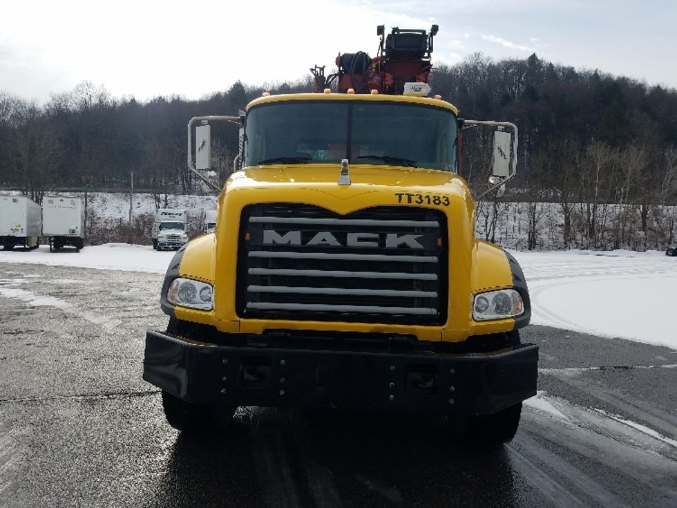 Crane Truck-Specialized Equipment-Mack-2018-GU813-Clearfield-PA-81,960\n\t\tmiles-$ 119,250 - Image 2
