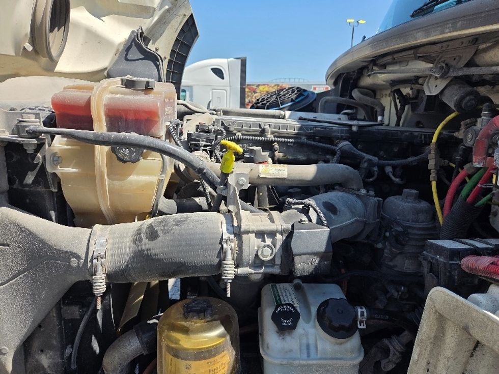 Curtain Side-Light and Medium Duty Trucks-Freightliner-2015-M211264S-Kansas City-MO-453,536\n\t\tmiles-$ 41,000 - Image 23