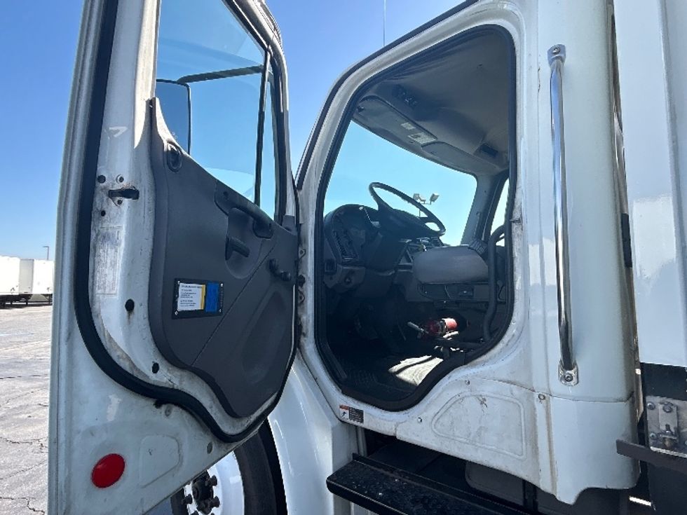 Curtain Side-Light and Medium Duty Trucks-Freightliner-2016-M2-Fontana-CA-239,912\n\t\tmiles-$ 37,750 - Image 16