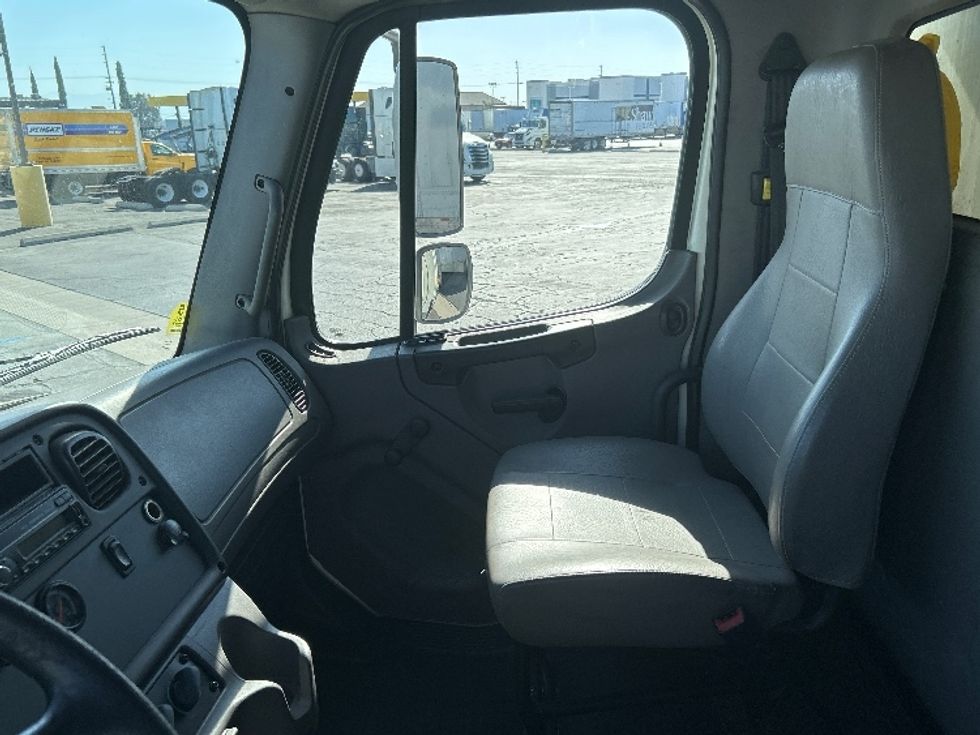 Curtain Side-Light and Medium Duty Trucks-Freightliner-2016-M2-Fontana-CA-239,912\n\t\tmiles-$ 37,750 - Image 19